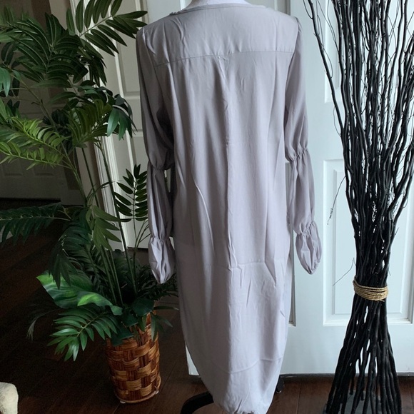 NWT Gray dip hem blouse - Picture 3 of 6
